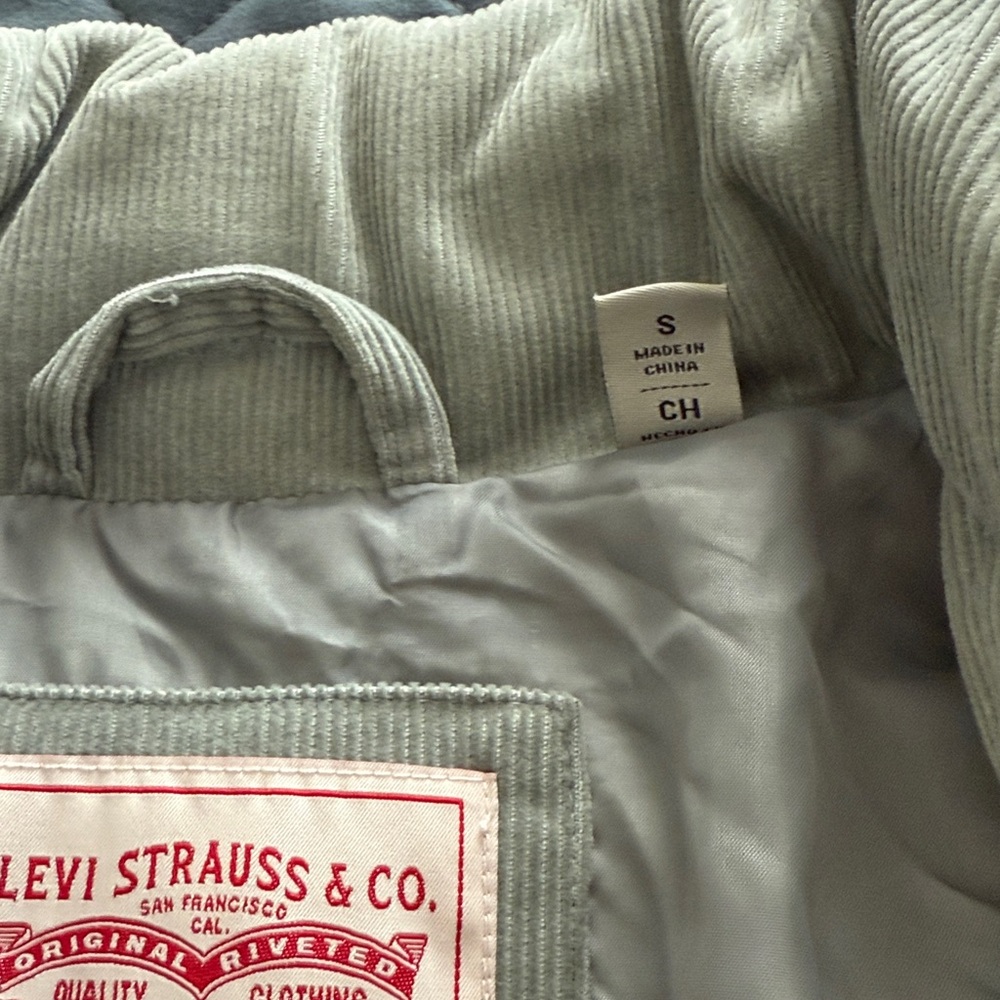 Levi’s puffer corduroy coat - Picture 4 of 6
